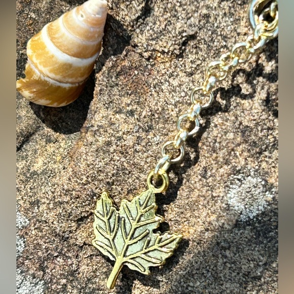 Set of 4 Blue Iris mother of pearl colored bracelets w/charms - Picture 5 of 11